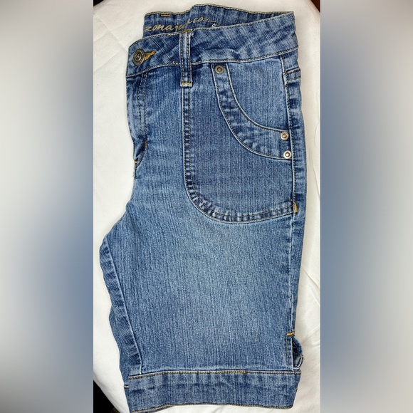 Arizona Jeans Co. Denim Capri Pants. Girls Size 12 Reg. - Picture 2 of 5